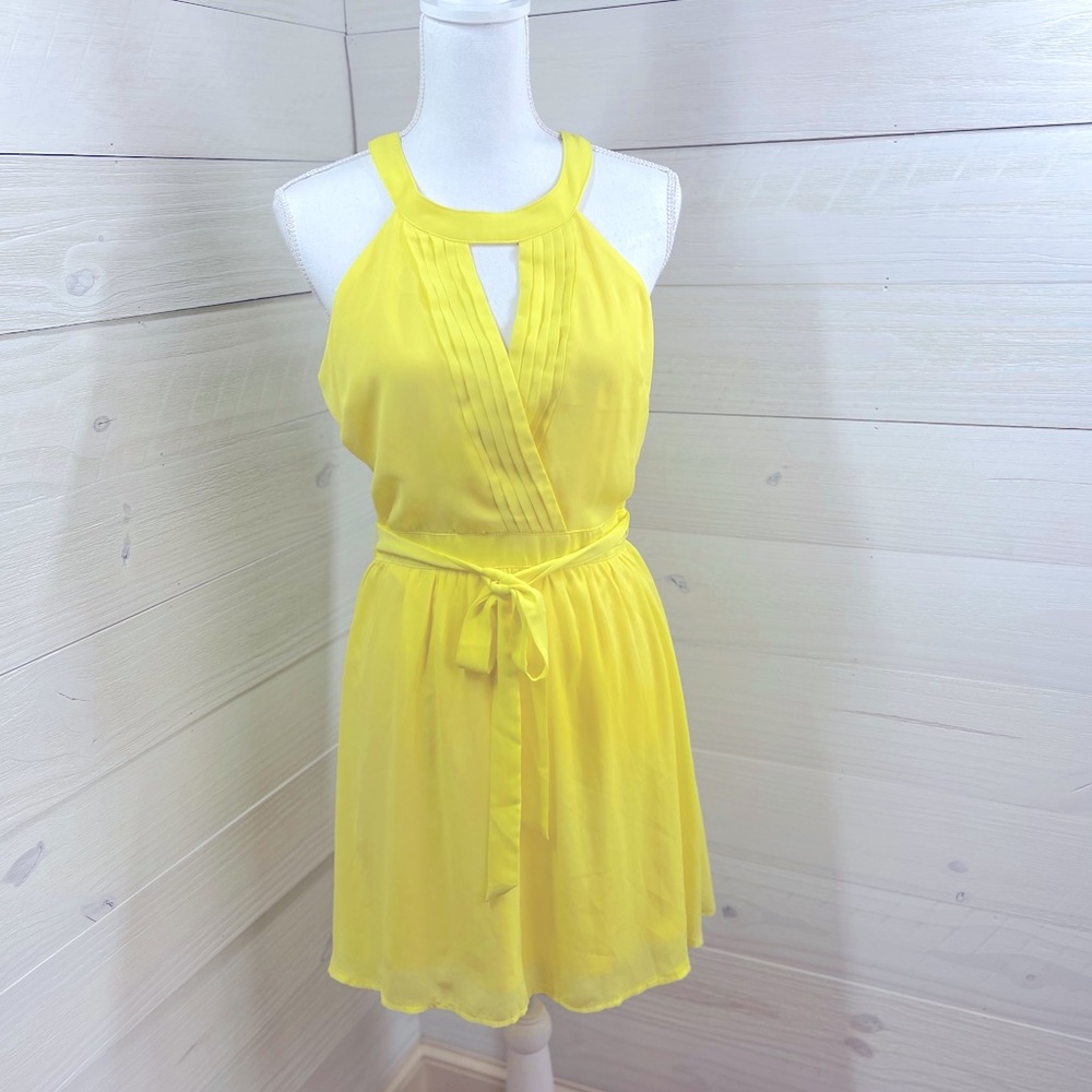 Verty Flirty Yellow Mini Dress M FREE SHIP